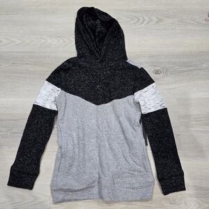 Boy’s Youth Runway Hooded Sweater Gray/Black Long Sleeve Size 5 NWT